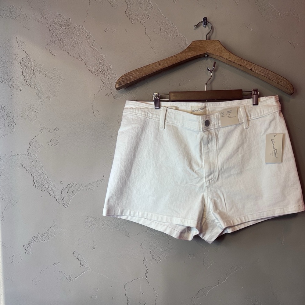 Universal Thread White Denim High-Rise Shorts